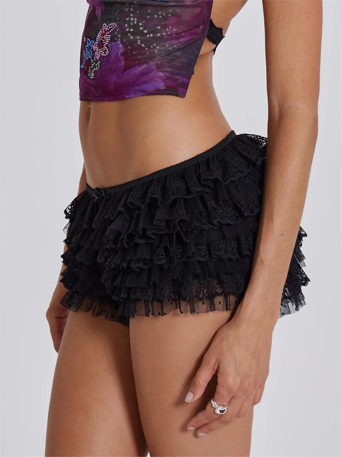 Alyweatry Women Ruffle Lace Mini Skirt Low Rise Pleated Vintage Grunge Tiered Y2k Lace Short Skirt Streetwear