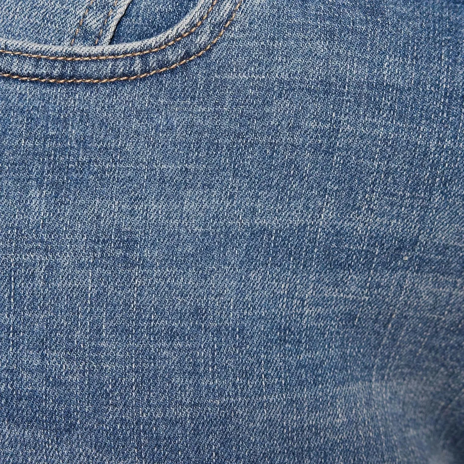 Amazon Essentials Women's Mid-Rise Slim Fit 4" Denim Shorts