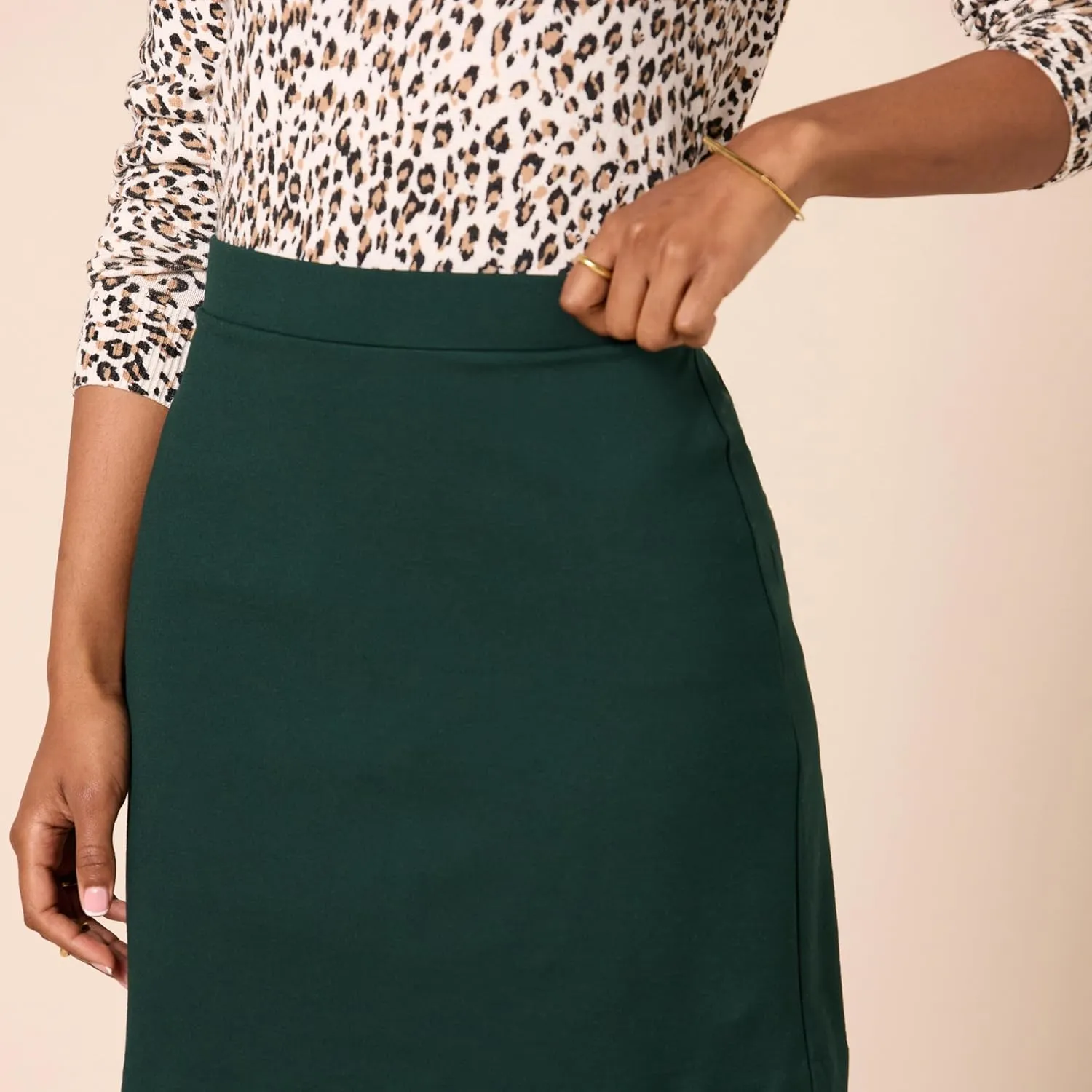 Amazon Essentials Women's Ponte Pull-On Mini Length A-Line Skirt