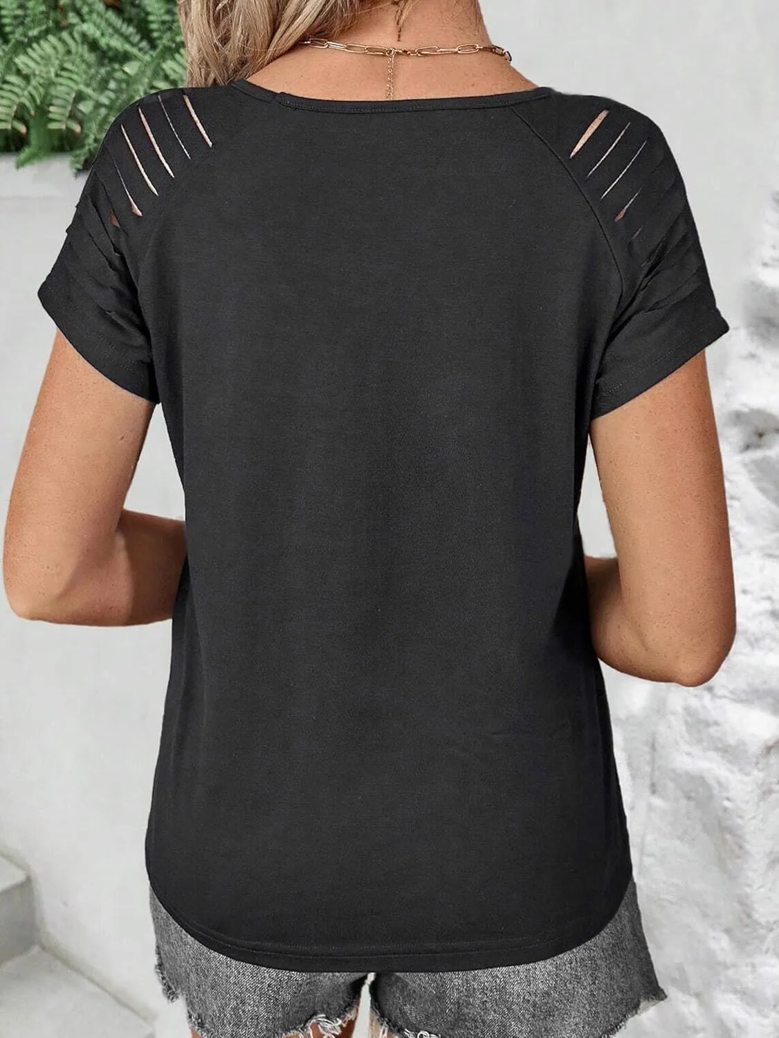 Graphic Tees for Women Vintage Short Sleeve Western Shirts Summer Casual V Neck Country T Shirt Cute Concert Outfits