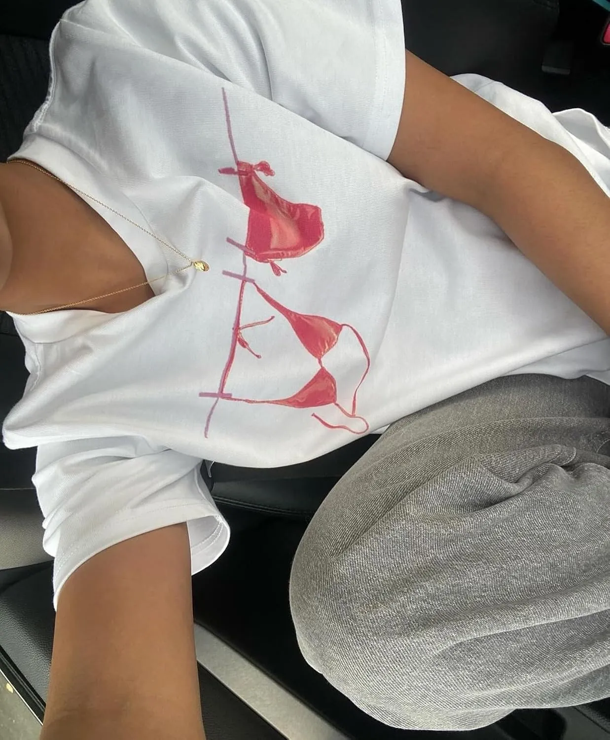 Oversized Graphic Tees for Women Y2k Short Sleeve Ocean/Shark Baggy Shirt Cute Crewneck Aesthetic Preppy Clothes