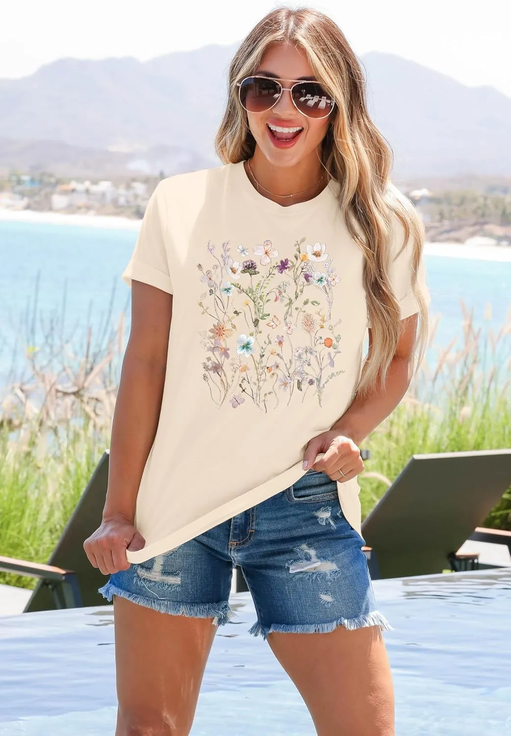 Women Boho Flower T Shirt Vintage Floral Graphic Shirt Botanical Tee Wildflowers Shirts Garden Lover Top